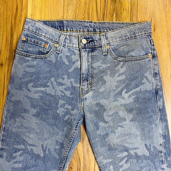 Camo Style Levi’s Jeans - Picture 12 of 16